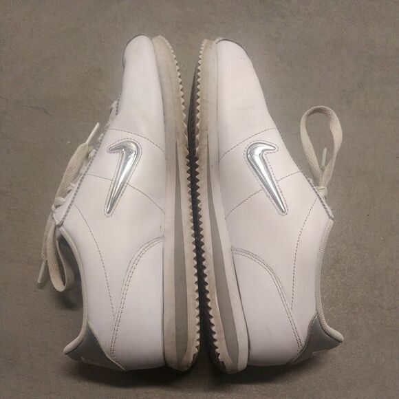 Rare Mens Nike Cortez Basic Jewel Trainers White 8 Leather Sneaker 833238-101 - Picture 1 of 12